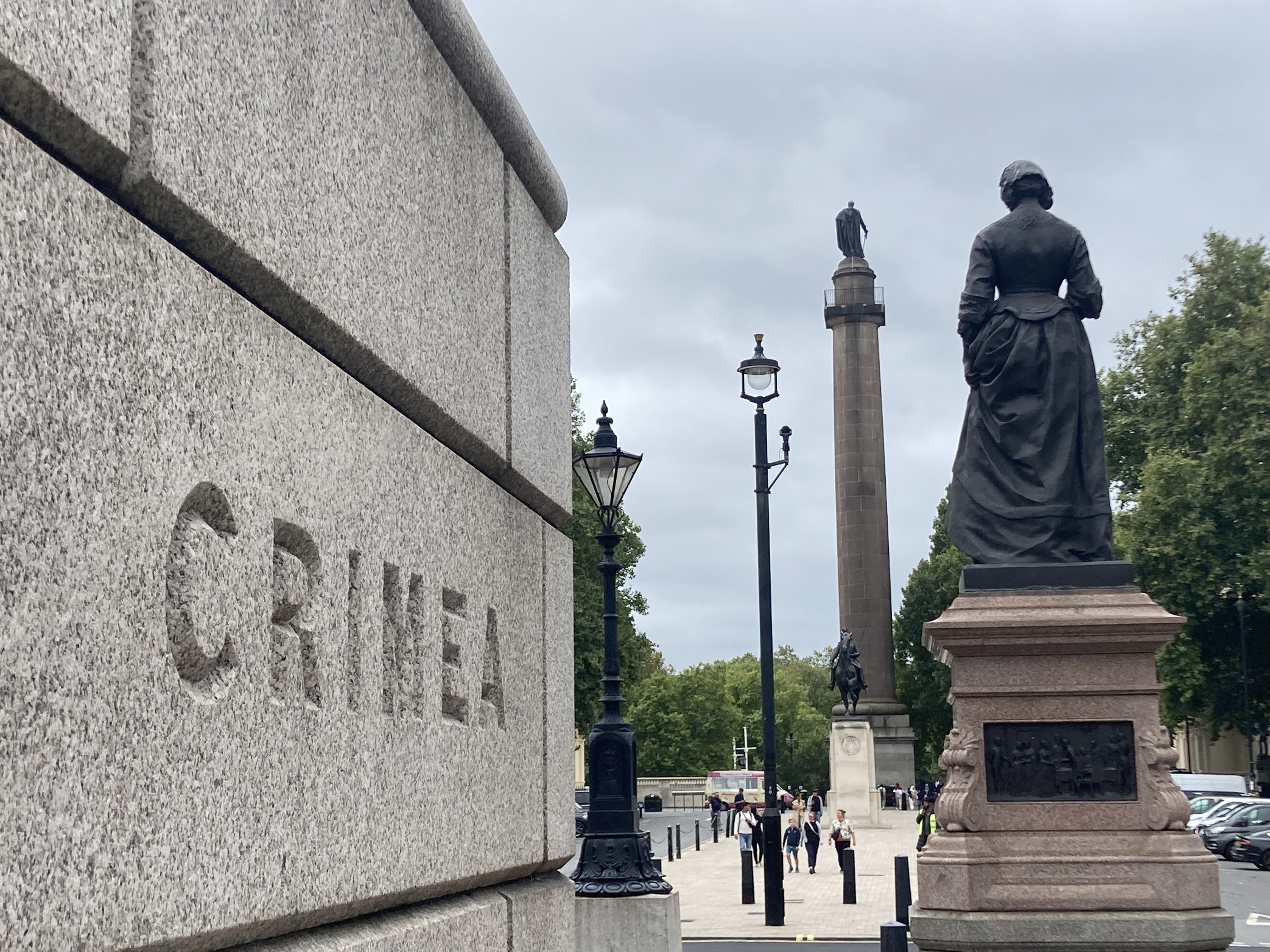 florence-nightingale-from-the-guards-crimea-memorial-waterloo-place-1724513163.jpg