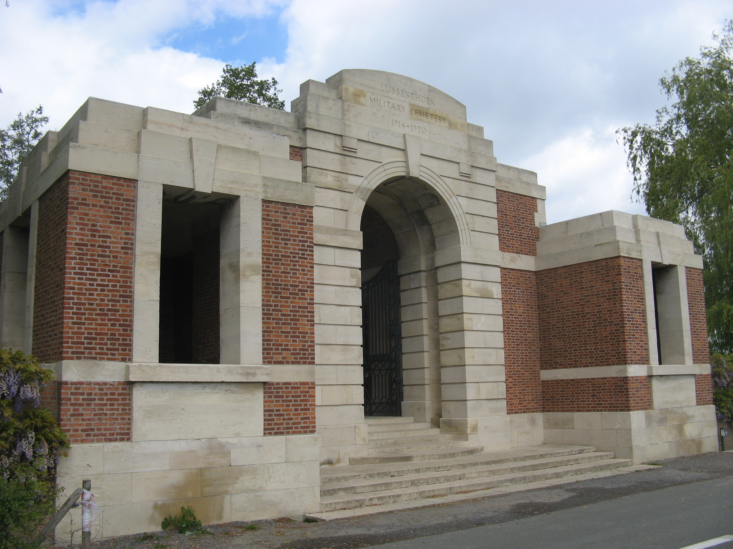 lijssenthoek-entrance.jpg