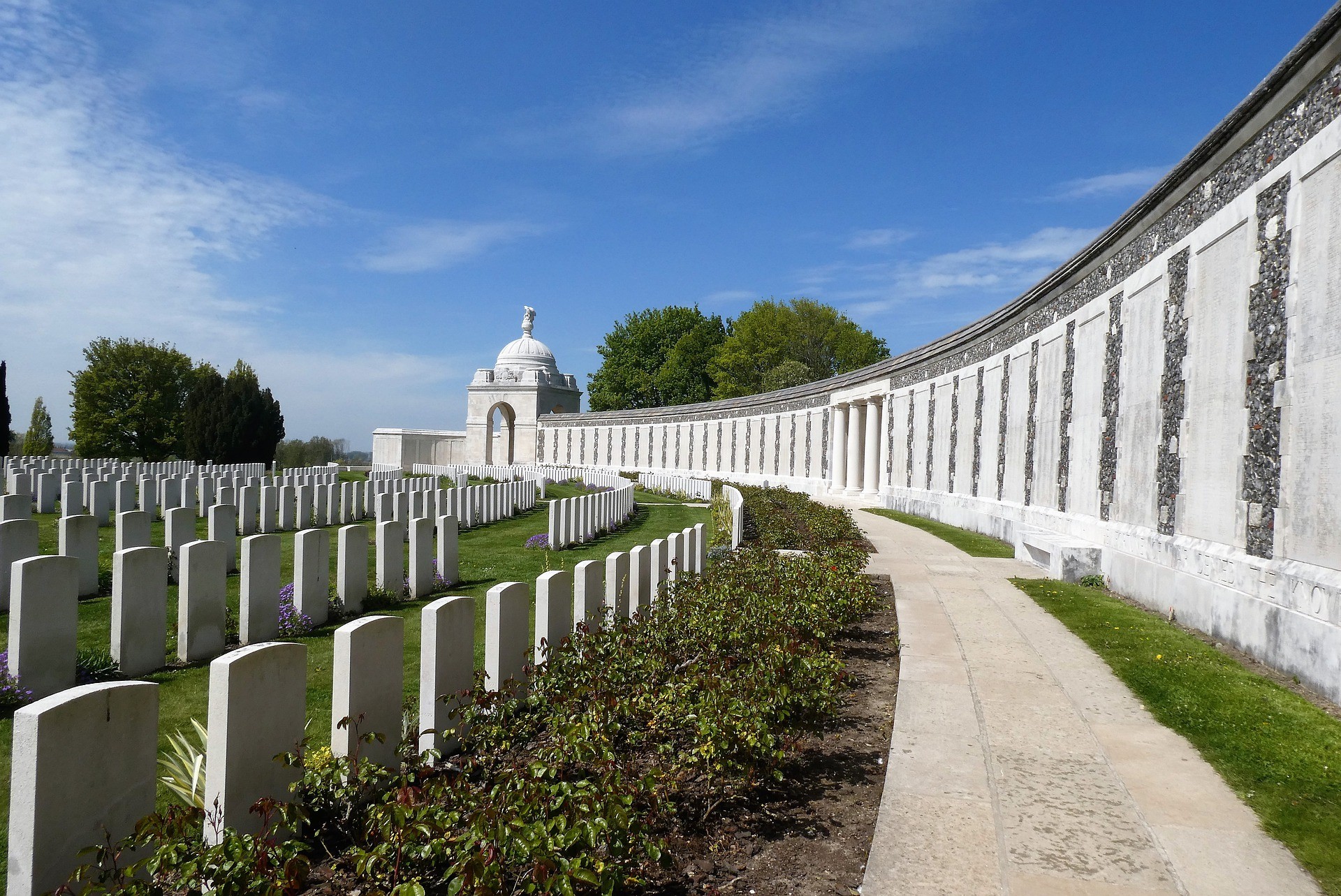 tyne-cot-.jpg